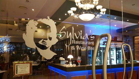 Sylvia's Restaurant & Wine Bar - Brisbane 4u 8