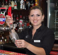 Advancetown Hotel - Tourism Brisbane