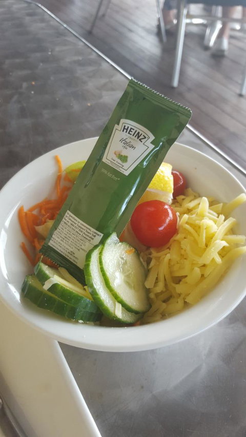 Tin Can Bay Yacht Club Inc - Tourism Brisbane 3