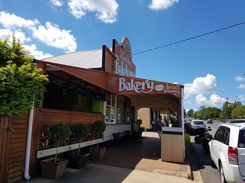 Blackbutt Woodfired Bakery - Brisbane Tourism 0