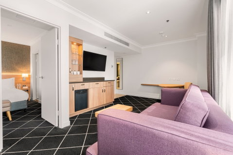 Holiday Inn Darling Harbour - Tourism Brisbane 13