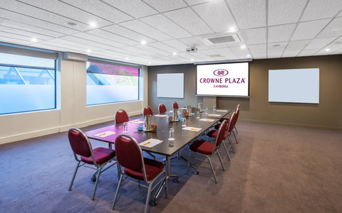 Crowne Plaza Canberra - Tourism Brisbane 8