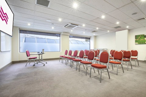 Crowne Plaza Canberra - Tourism Brisbane 9