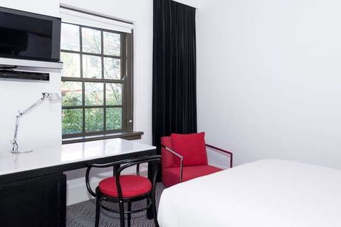 Peppers Gallery Hotel, Canberra - Brisbane Tourism 3