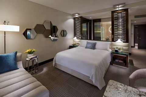 Crown Towers Perth - Brisbane 4u 2