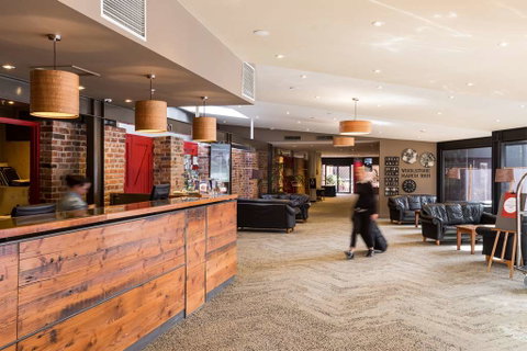 The Old Woolstore Apartment Hotel - Brisbane Tourism 1