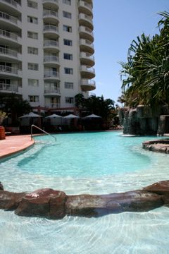 Alpha Sovereign Hotel Gold Coast - Brisbane 4u 3