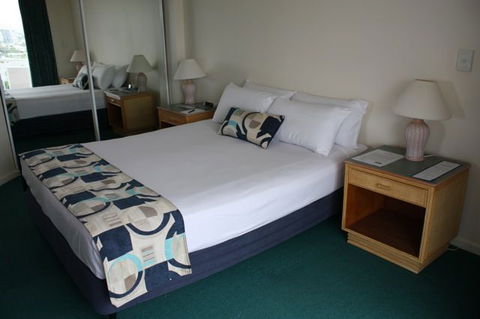 Alpha Sovereign Hotel Gold Coast - Brisbane 4u 4