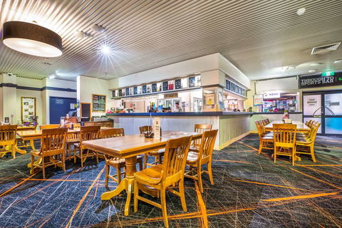 Atherton Hotel - Brisbane 4u 6