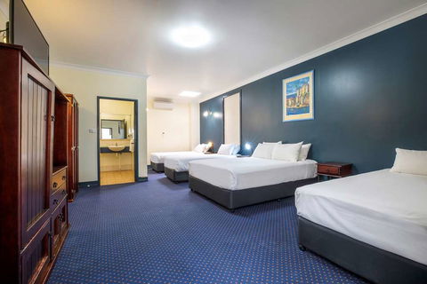 Atherton Hotel - Brisbane 4u 7