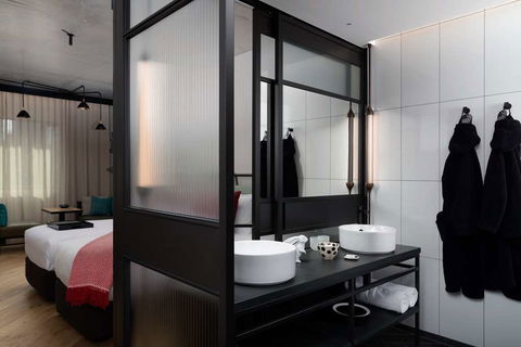QT Melbourne - Brisbane 4u 6