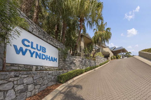Club Wyndham Airlie Beach - Tourism Brisbane 0