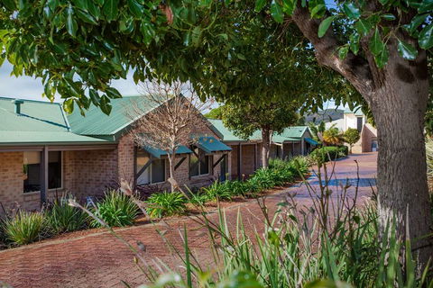 Quality Suites Banksia Gardens - Tourism Brisbane 0