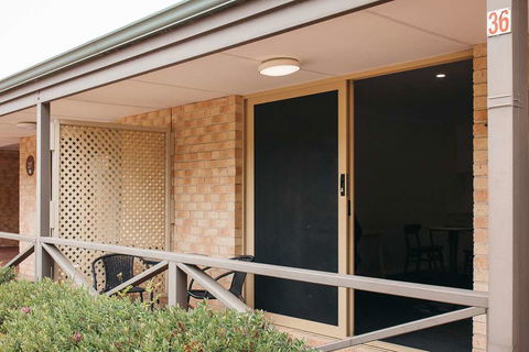 Quality Suites Banksia Gardens - Tourism Brisbane 8
