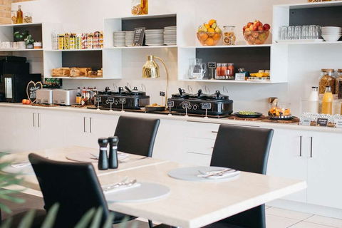 Quality Suites Banksia Gardens - Tourism Brisbane 10