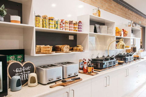 Quality Suites Banksia Gardens - Tourism Brisbane 11