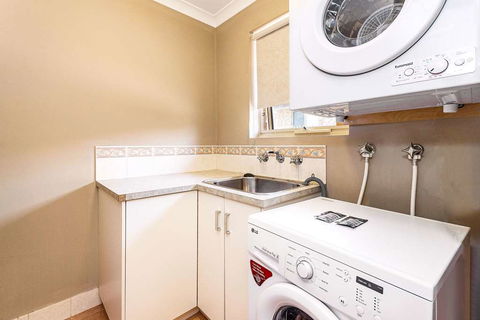 Quality Suites Banksia Gardens - Tourism Brisbane 15