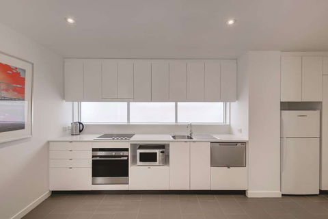 Travelodge Melbourne Docklands - Tourism Brisbane 7