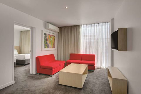 Travelodge Melbourne Docklands - Tourism Brisbane 9