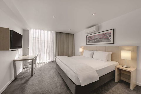 Travelodge Melbourne Docklands - Tourism Brisbane 11