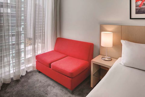 Travelodge Melbourne Docklands - Tourism Brisbane 14