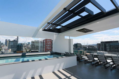 Alex Perry Hotel And Apartments - Tourism Brisbane 17