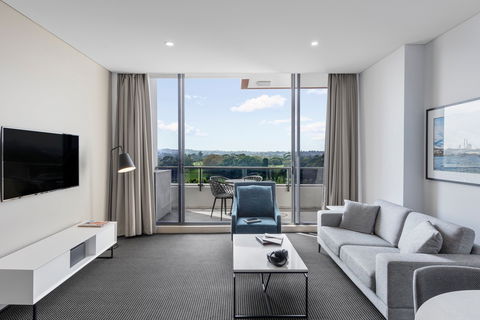 Meriton Suites Waterloo - Tourism Brisbane 3