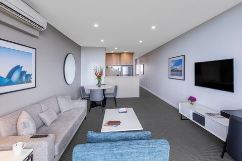 Meriton Suites Waterloo - Tourism Brisbane 5
