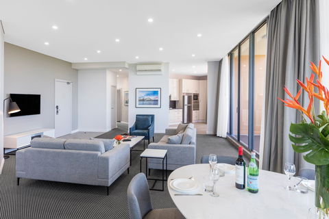 Meriton Suites Waterloo - Tourism Brisbane 6