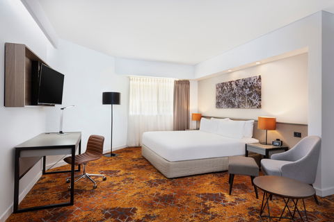 Crowne Plaza Alice Springs Lasseters - Tourism Brisbane 4