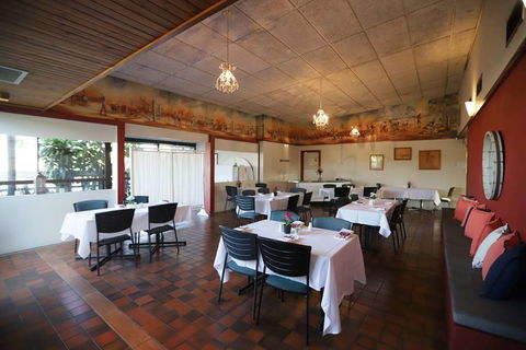 Emerald Central Hotel - Brisbane Tourism 2
