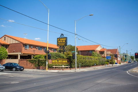 St Georges Motor Inn - Tourism Brisbane 0