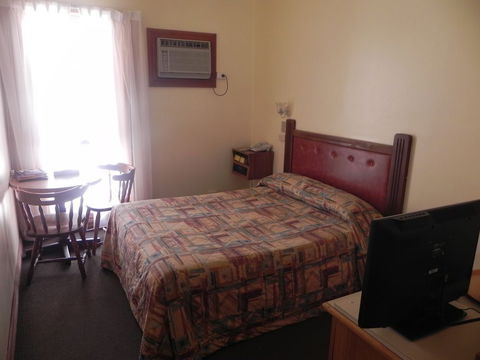 St Georges Motor Inn - Tourism Brisbane 5