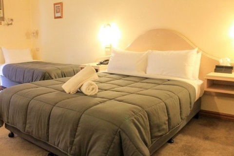 St Georges Motor Inn - Tourism Brisbane 7