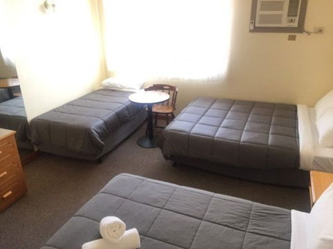 St Georges Motor Inn - Tourism Brisbane 9