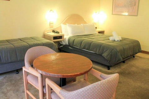St Georges Motor Inn - Tourism Brisbane 11