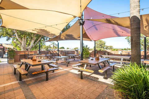 Nightcap At Wanneroo Tavern - Tourism Brisbane 1