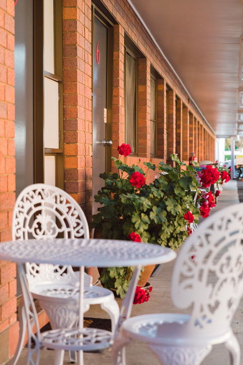 Country Pathfinder Motor Inn - Tourism Brisbane 1