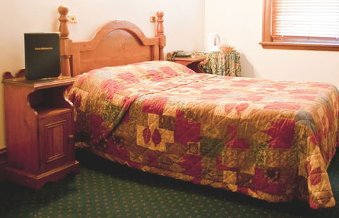 O'Malleys Hotel - Tourism Brisbane 1