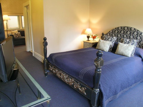 The Russell Hotel - Tourism Brisbane 1