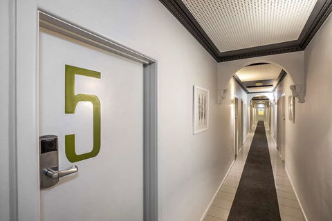 Skyways Hotel - Tourism Brisbane 1