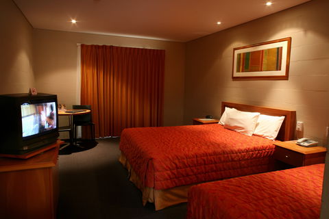 Outback Hotel & Lodge - Tourism Brisbane 2