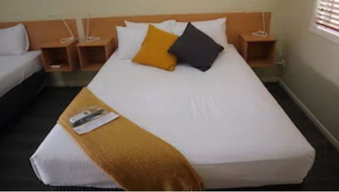 Gayndah Colonial Motor Inn - Tourism Brisbane 1