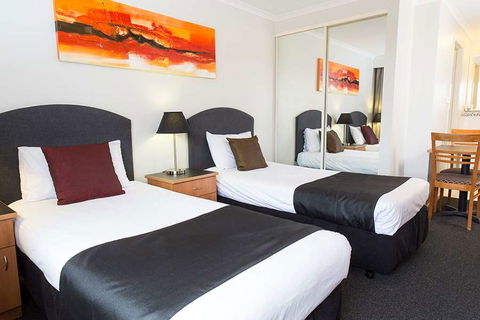 Alpha Hotel Canberra - Brisbane 4u 1