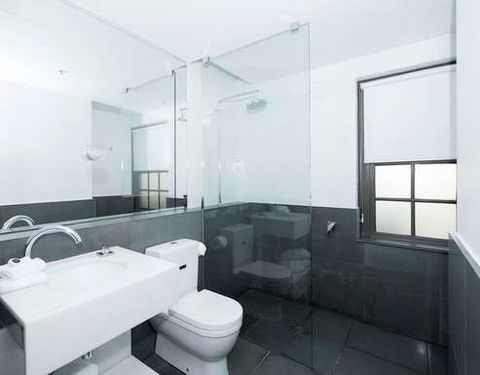 Peppers Gallery Hotel, Canberra - Brisbane Tourism 1