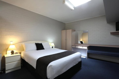 Redhill Tamworth Motor Inn - Brisbane Tourism 1