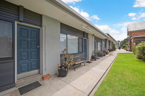 Hamilton Lakeside Motel - Brisbane Tourism 0