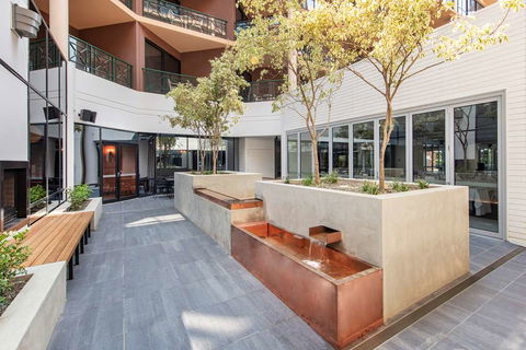 Amora Hotel Riverwalk Melbourne - Brisbane 4u 2