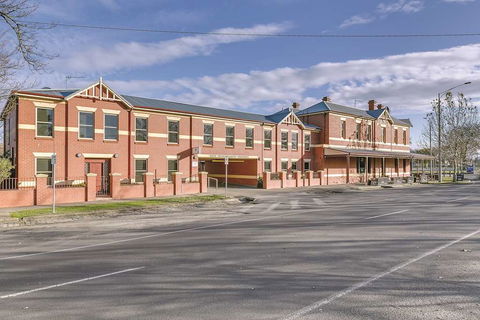 Lake Inn Ballarat - Tourism Brisbane 0