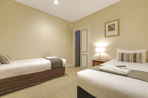 Lake Inn Ballarat - Tourism Brisbane 8